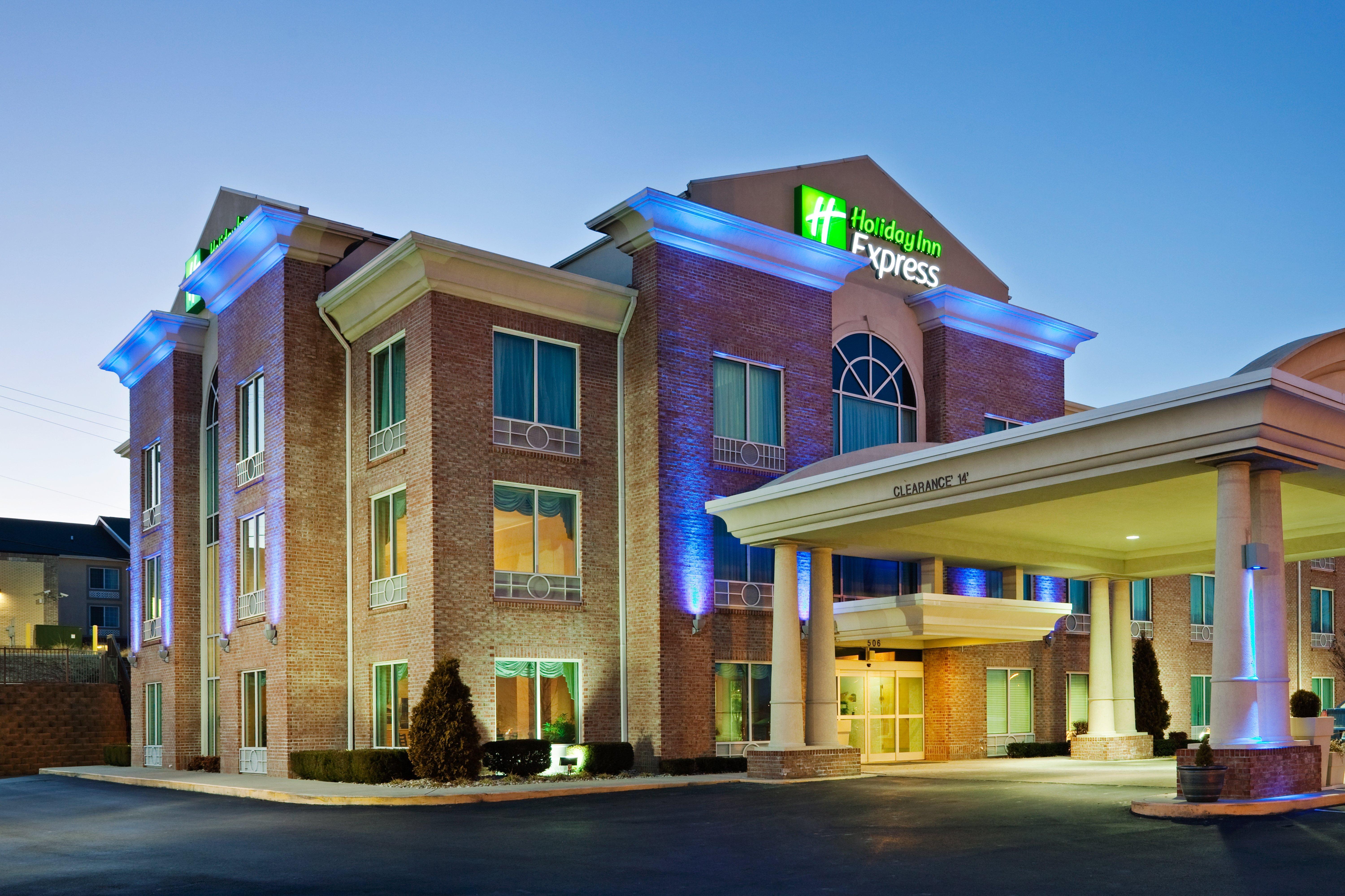 Holiday Inn Express Hotel & Suites London By Ihg Экстерьер фото
