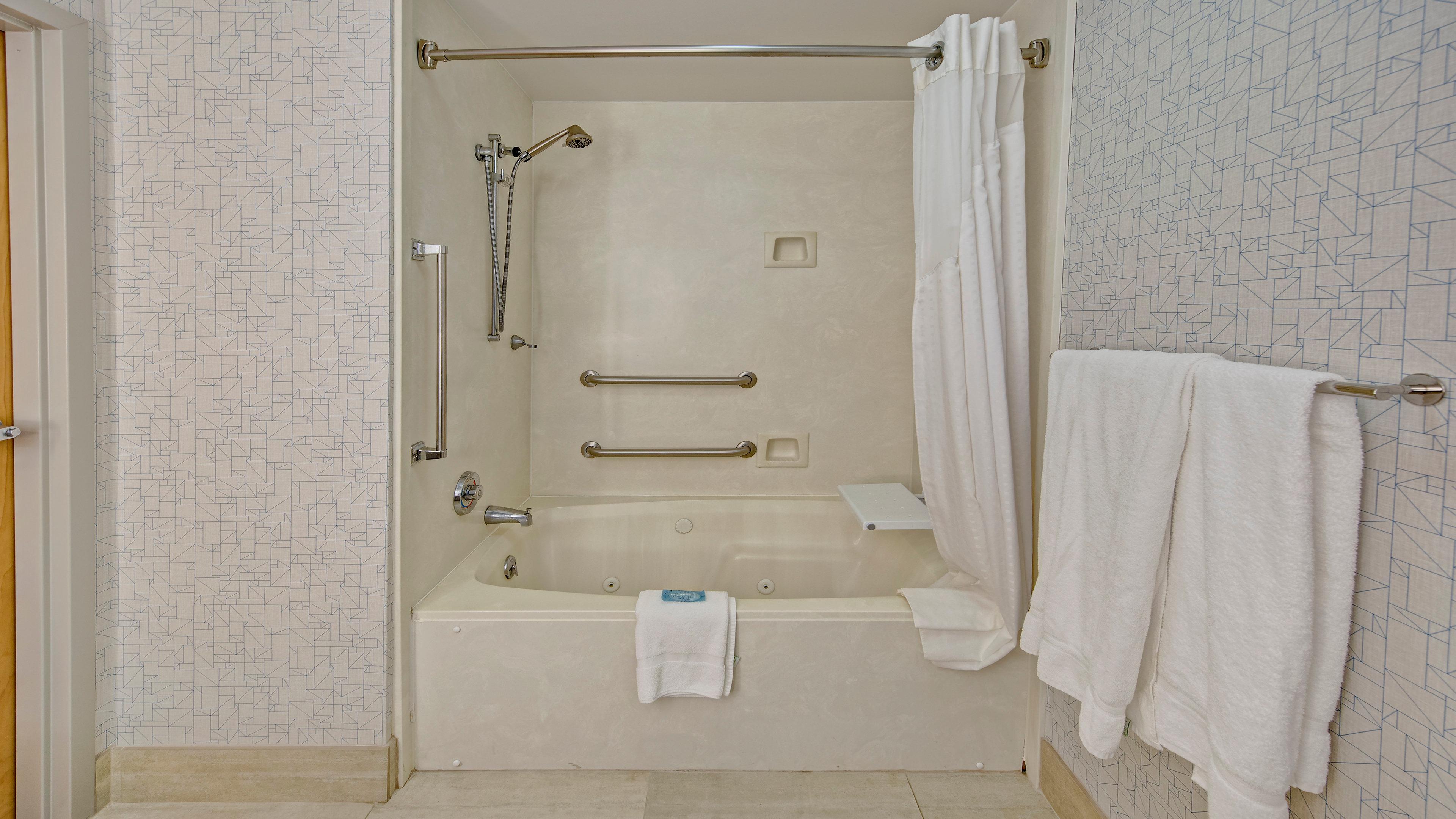 Holiday Inn Express Hotel & Suites London By Ihg Экстерьер фото