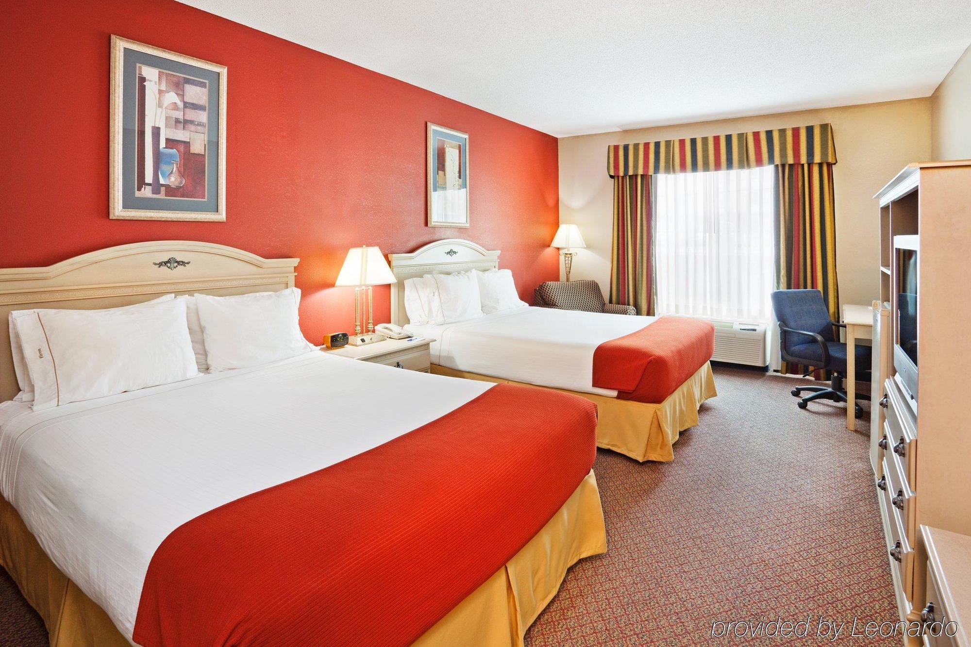 Holiday Inn Express Hotel & Suites London By Ihg Номер фото