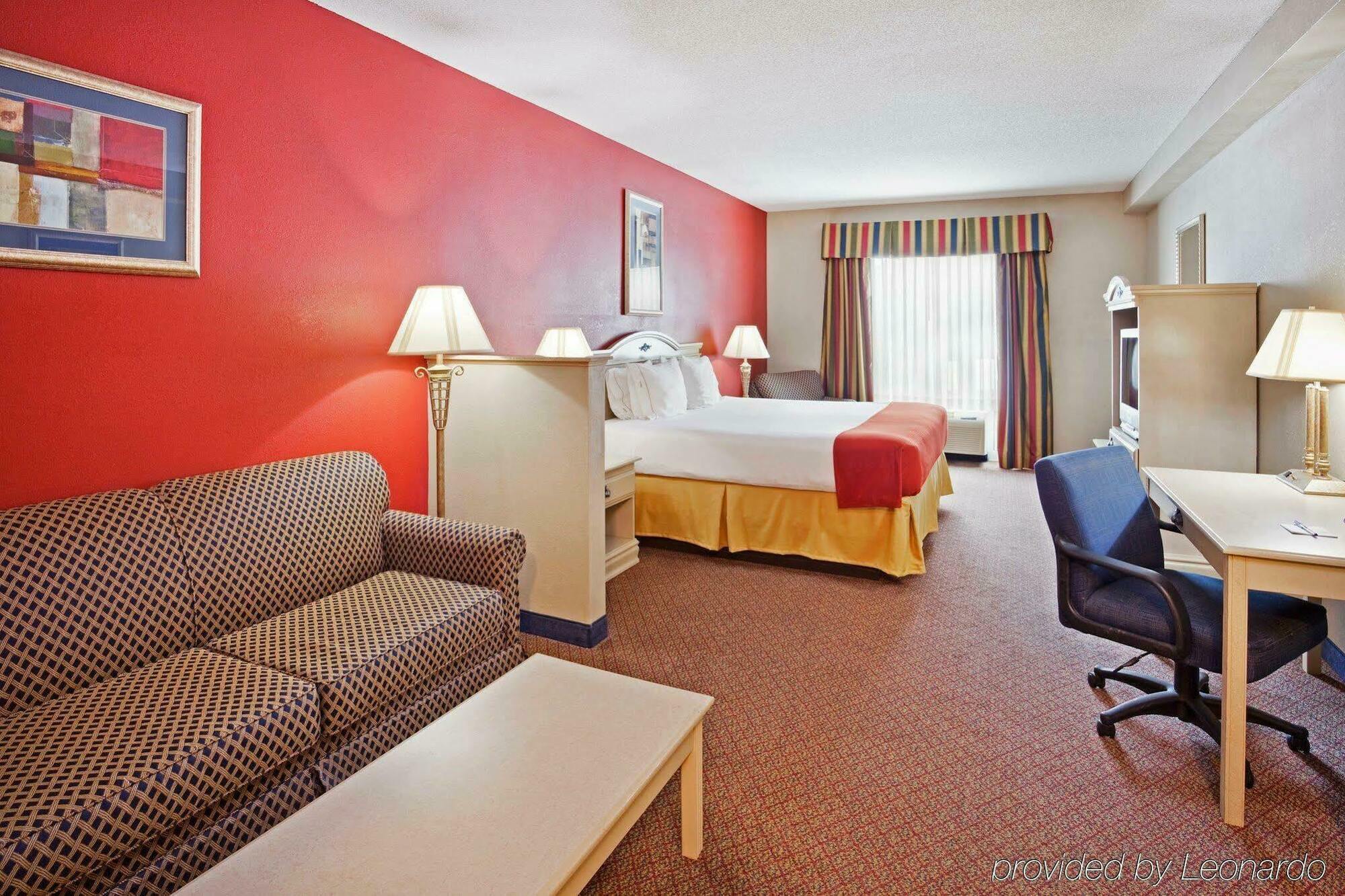 Holiday Inn Express Hotel & Suites London By Ihg Номер фото